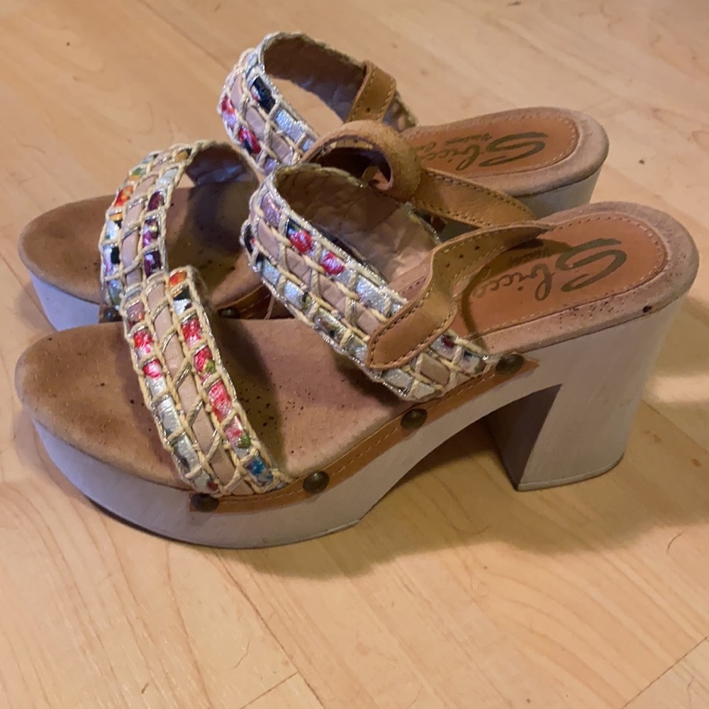 USED Sbicca Vintage Collection Platform Heels W 8